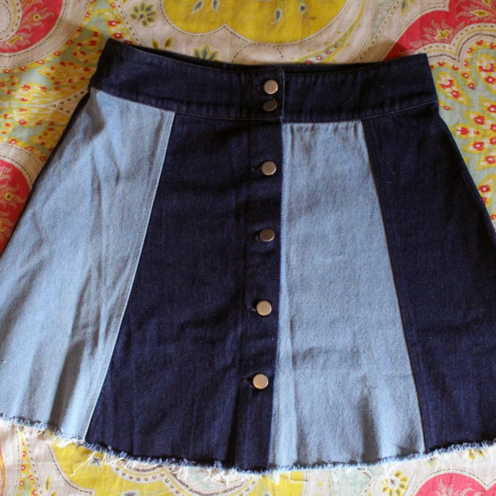 Colorblock Denim mini skirt - Picture 3 of 5